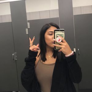 Meet your Posher, Daneah